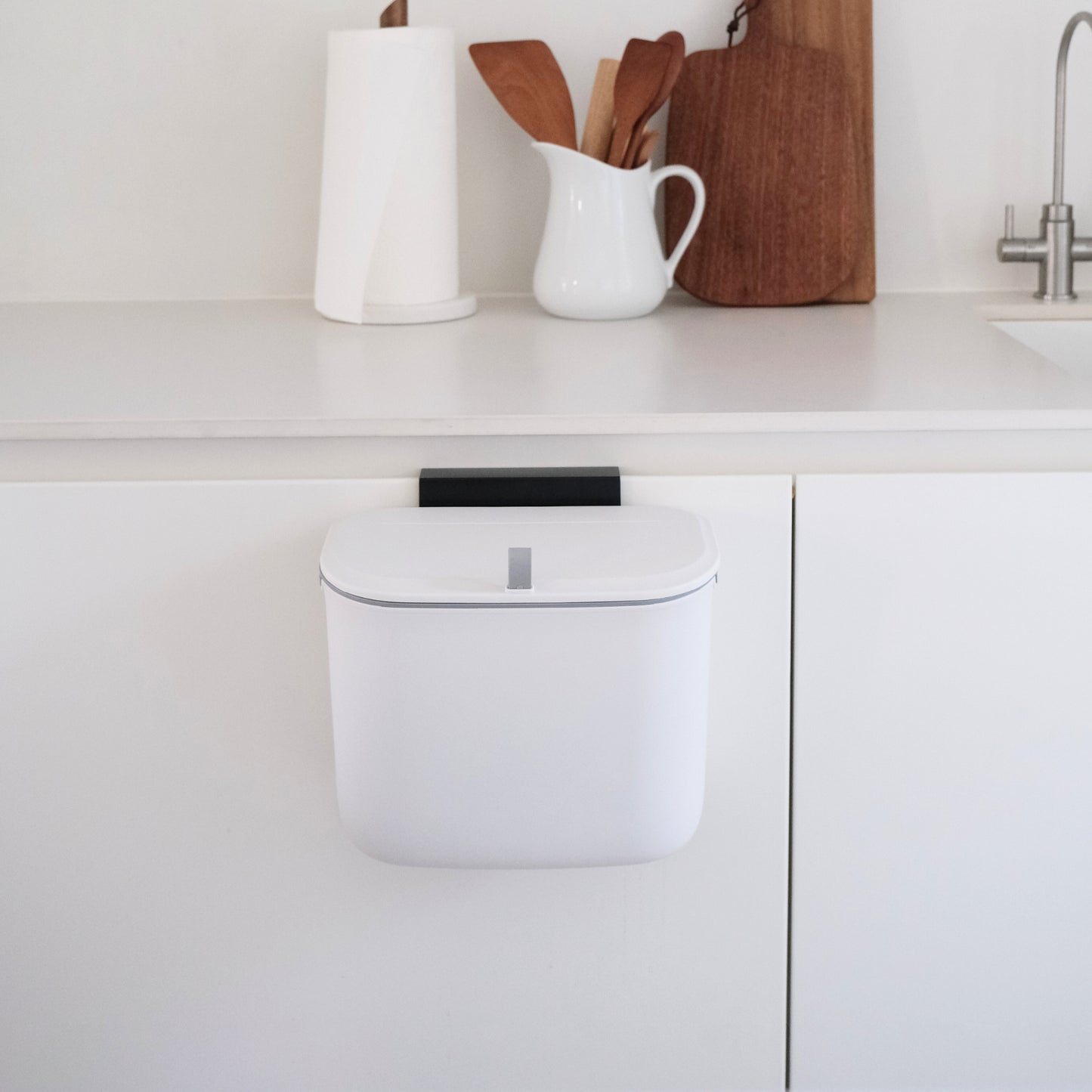 Hanging Kitchen Dustbin with lid
