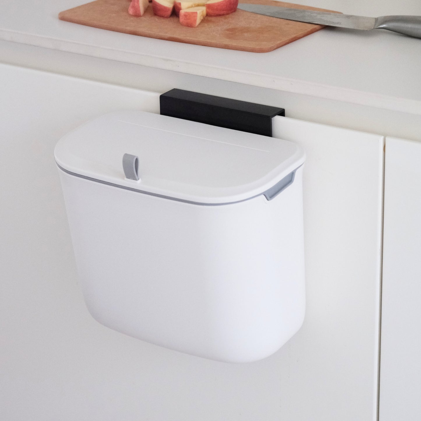 Hanging Kitchen Dustbin with lid