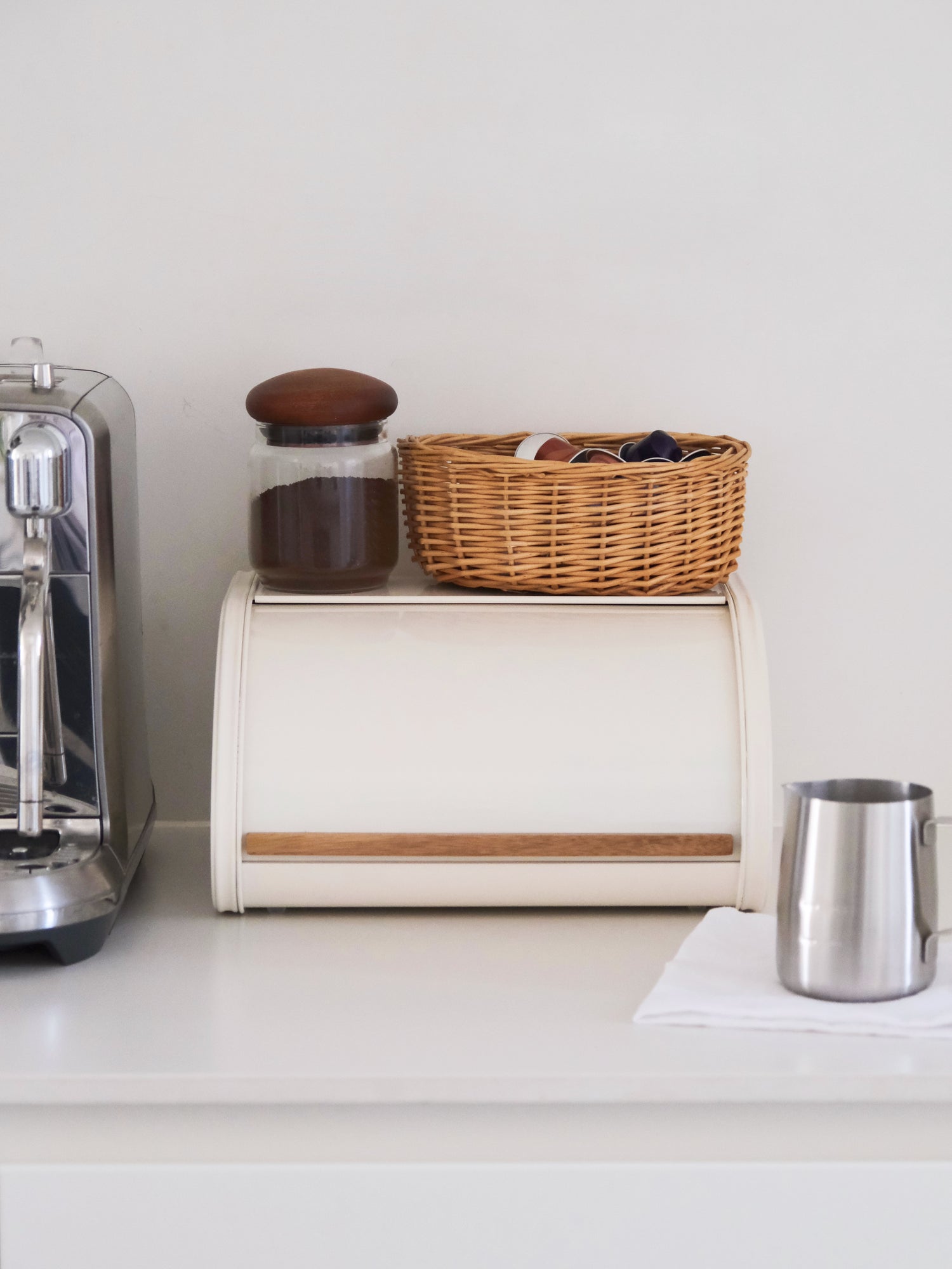 ubenkaku bread box cream color 10l