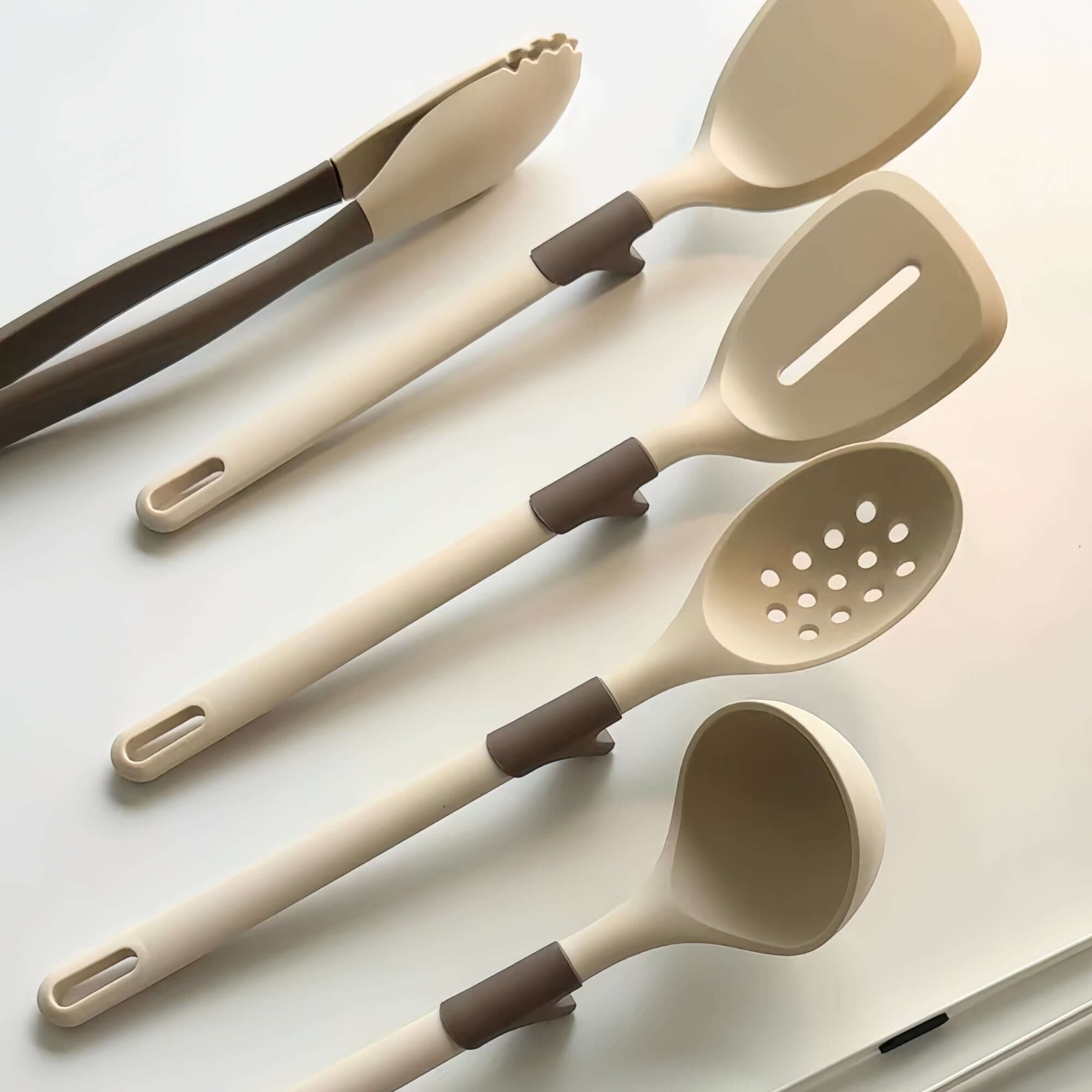 Silicone Kitchen Utensils – No Counter Touch, Stylish & Safe