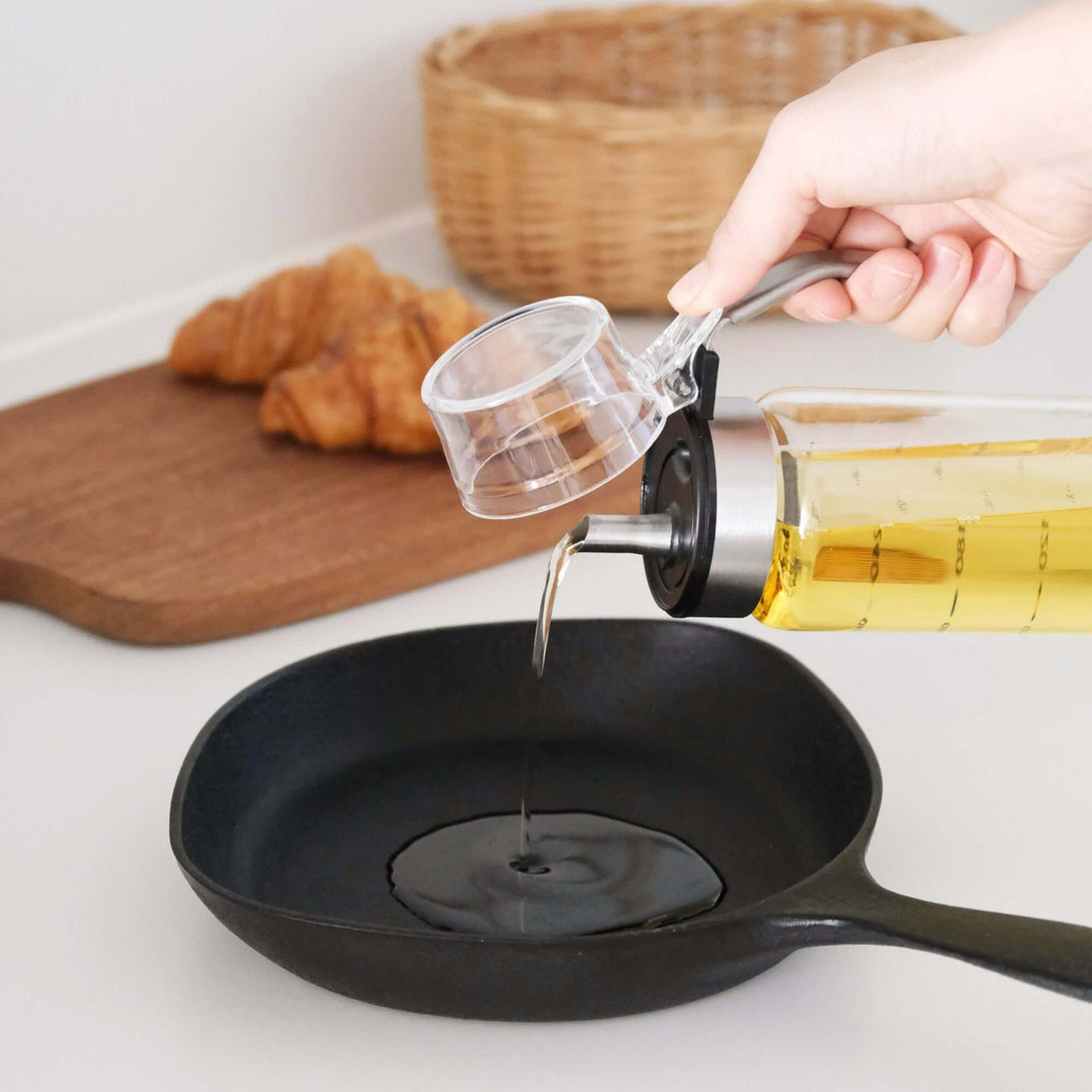 ubenkaku oil bottle press to open lid