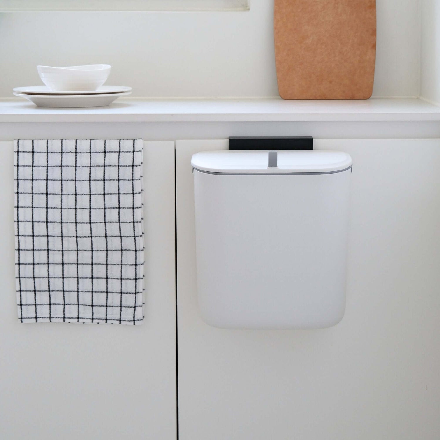 ubenkaku white plastic hanging trash bin